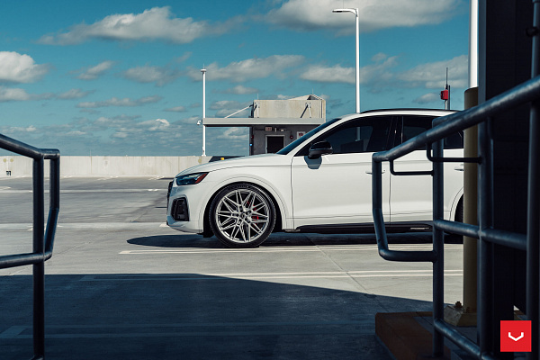 Фото дисков Vossen HF-7 Серебро на Audi Q5 GU