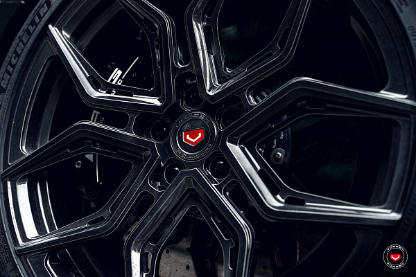 Фото дисков Vossen EVO-3R Черный глянец на Mercedes-Benz AMG GT I