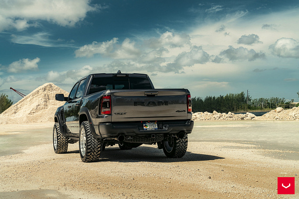 Фото дисков Vossen HFX-1 (6-Lug) Серебро на Ram 1500 V