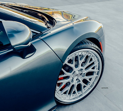 Фото дисков Strasse Wheels SV10M Deep Concave FS на McLaren 650S