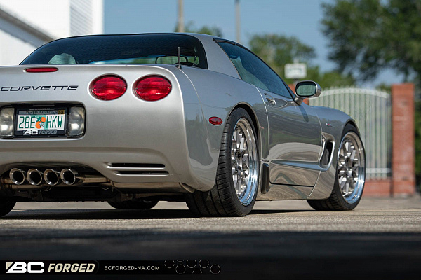 Фото дисков BC Forged LE81 // MLE81 Глянцевый тонированный лак на Chevrolet Corvette C5