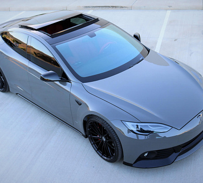 Фото дисков HRE P103 на Tesla Model S