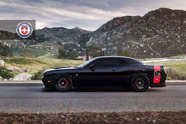 Фото дисков HRE 300 Черный сатин на Dodge Challenger III