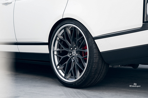 Фото дисков HRE S200H Сатиновый графит на Range Rover IV