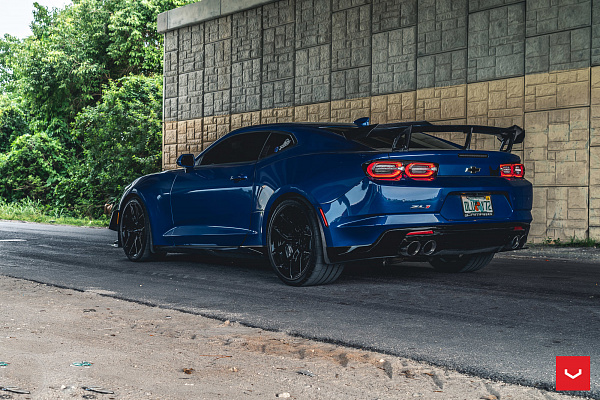 Фото дисков Vossen HF-5 Черный глянец на Chevrolet Camaro VI