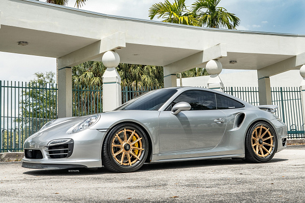 Фото дисков Strasse Wheels SV10-RS Performance Сатиновое золото на Porsche 911 VII