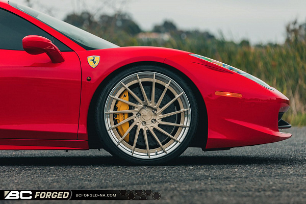 Фото дисков BC Forged HCA215 Глянцевая шампань на Ferrari 458