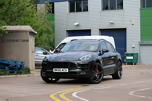 Фото дисков Vossen CV3 Глянцевый графит на Porsche Macan I