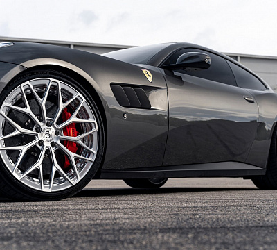 Фото дисков Strasse Wheels SV20M Deep Concave Duoblock на Ferrari GTC4Lusso
