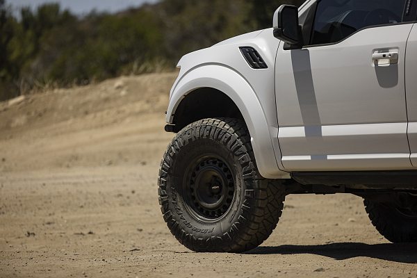 Фото дисков Rotiform STL Черный глянец на Ford F-150 XIII