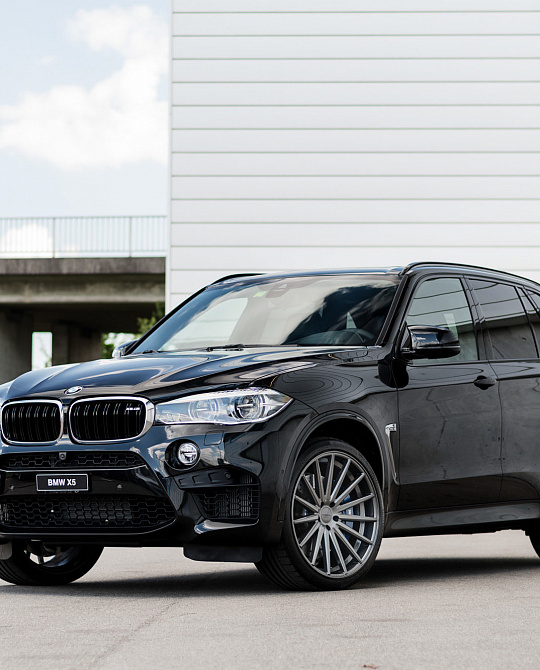 Фото дисков VFS-2 Глянцевый графит на BMW X5/X5 M (F15/F85)