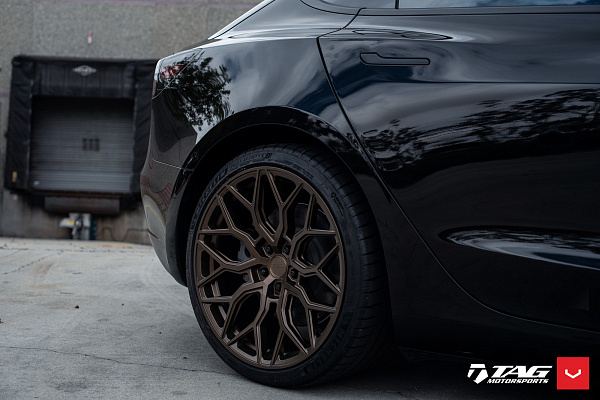 Фото дисков Vossen HF-2 Сатиновая темная бронза на Tesla Model 3