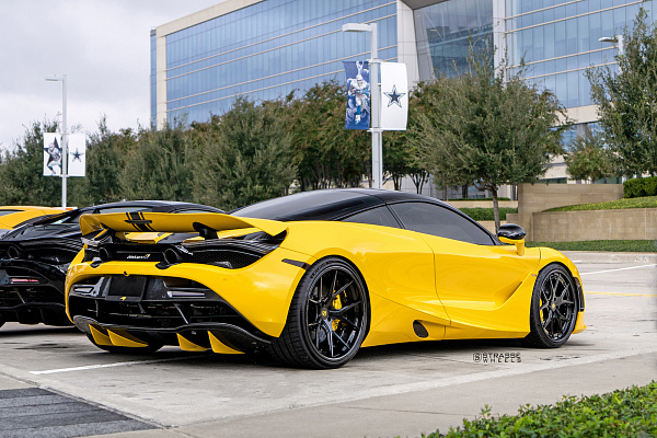 Фото дисков Strasse Wheels SM5R Deep Concave FS Черный глянец на McLaren 720S