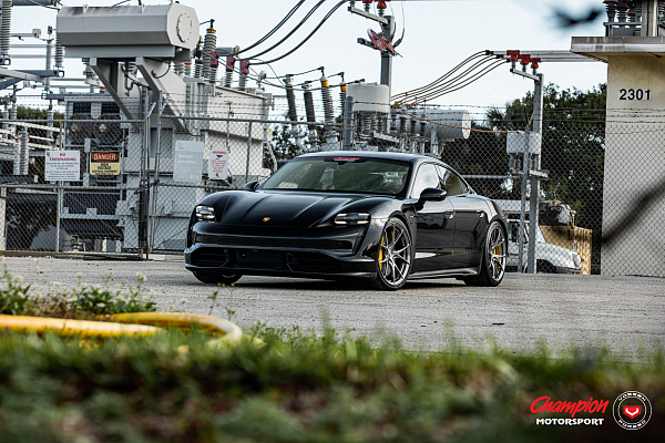 Фото дисков Vossen RS74 Глянцевый тонированный лак на Porsche Taycan I