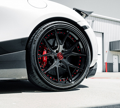 Фото дисков Strasse Wheels SM5R Deep Concave FS на McLaren 720S