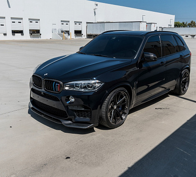 Фото дисков HRE S104 на BMW X5/X5 M (F15/F85)