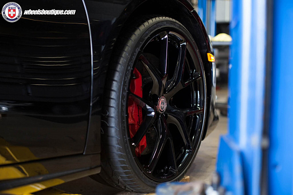Фото дисков HRE P101 Черный глянец на Lamborghini Huracan