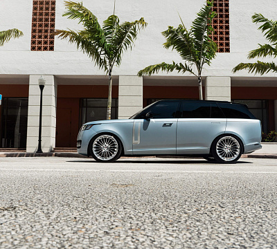 Фото дисков HRE S209H на Land Rover Range Rover V