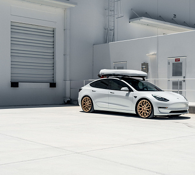 Фото дисков Vossen HF-2 на Tesla Model 3