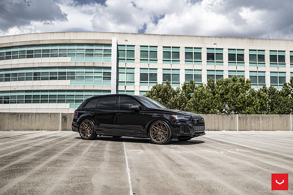 Фото дисков Vossen HF-7 Глянцевая бронза на Audi Q7 (4M)