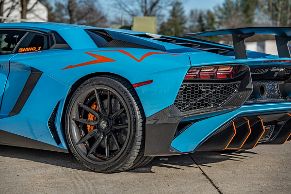 Фото дисков Strasse Wheels SV5-RS Performance Другой цвет на Lamborghini Aventador