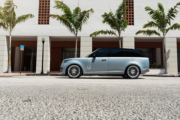 Фото дисков HRE S209H Полированный лак на Land Rover Range Rover V