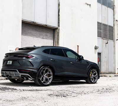 Фото дисков HRE P111SC на Lamborghini Urus