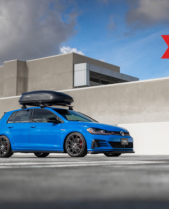 Фото дисков FF10 Глянцевый темный лак на Volkswagen Golf VIII