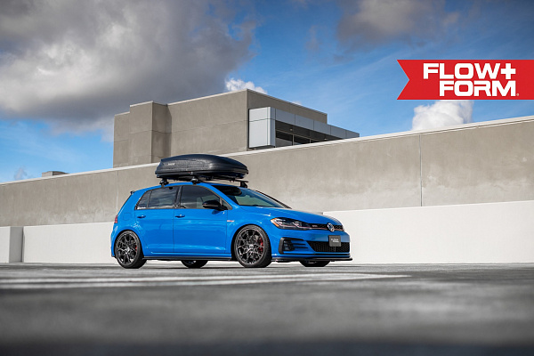 Фото дисков HRE FF10 Глянцевый темный лак на Volkswagen Golf VIII