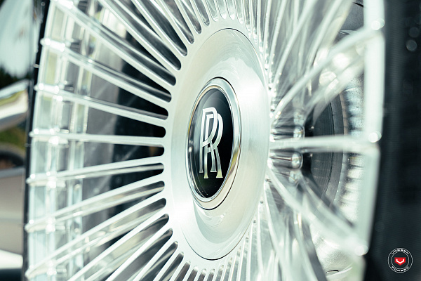 Фото дисков Vossen S17-16 Глянцевый лак на Rolls-Royce Cullinan
