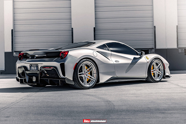 Фото дисков HRE S107SC Глянцевый лак на Ferrari 488
