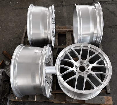 19" диски в дизайне BMW 359M и окрасе Hyper Silver