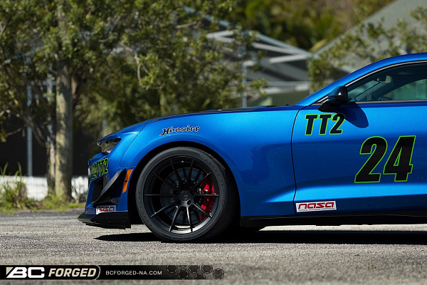 Фото дисков BC Forged KL13 Черный матовый на Chevrolet Camaro VI