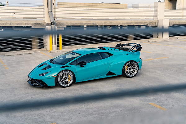 Фото дисков Anrky AN36 Полированный лак на Lamborghini Huracan