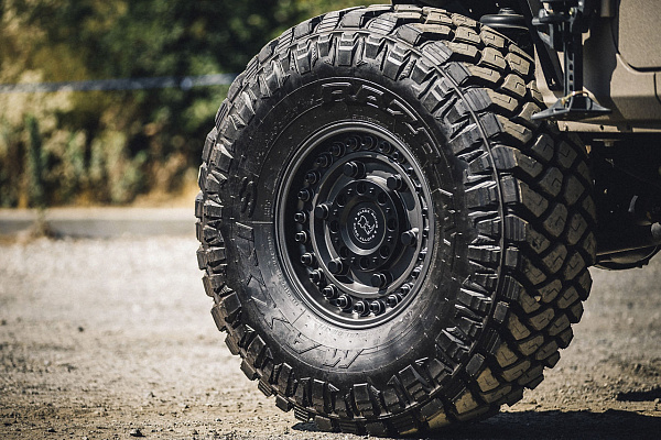 Фото дисков Black Rhino ARMORY Черный матовый на Jeep Wrangler III (JK)