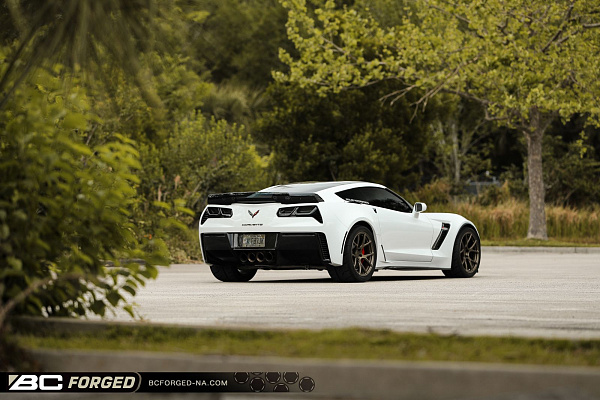 Фото дисков BC Forged RZ05 Сатиновая бронза на Chevrolet Corvette C7