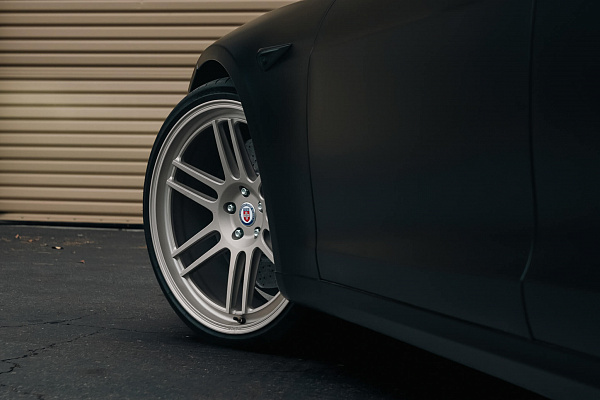 Фото дисков HRE 312 GTS Сатиновая шампань на Tesla Model S