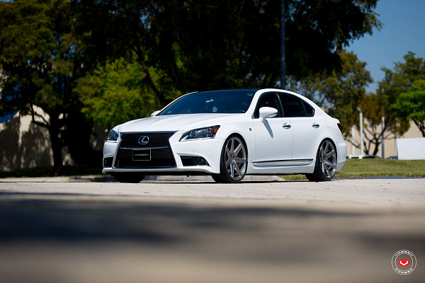 Фото дисков Vossen CG-207 Глянцевый лак на Lexus LS IV