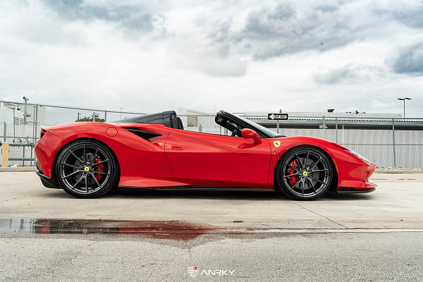 Фото дисков Anrky AN12 Глянцевый темный лак на Ferrari F8
