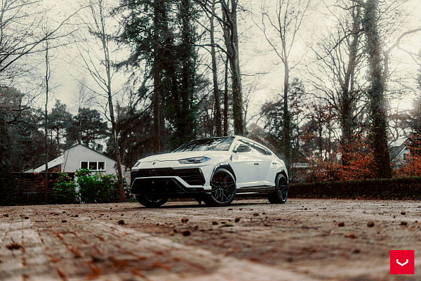 Фото дисков Vossen HF-7 Черный глянец на Lamborghini Urus