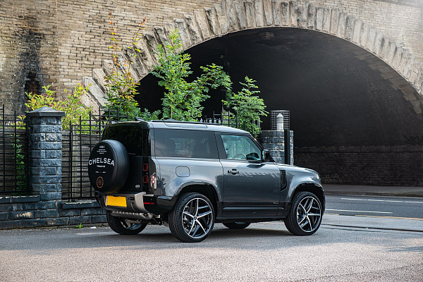 Фото дисков Kahn Type 52 RS Черный сатин на Land Rover Defender II