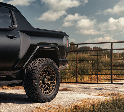 Фото дисков Vossen HFX-1 (8-Lug) на GMC Hummer EV