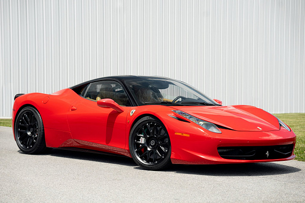 Фото дисков Brixton Forged TR08 Черный сатин на Ferrari 458