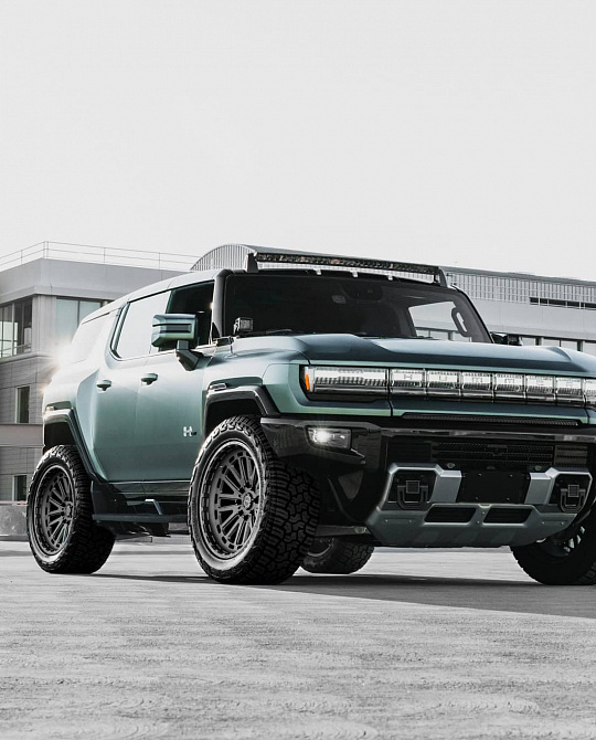 Фото дисков BX03-M Матовый графит на GMC Hummer EV