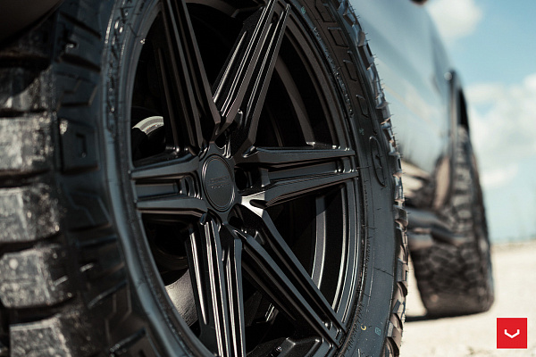 Фото дисков Vossen HF6-2 Черный сатин на Ram 1500 V