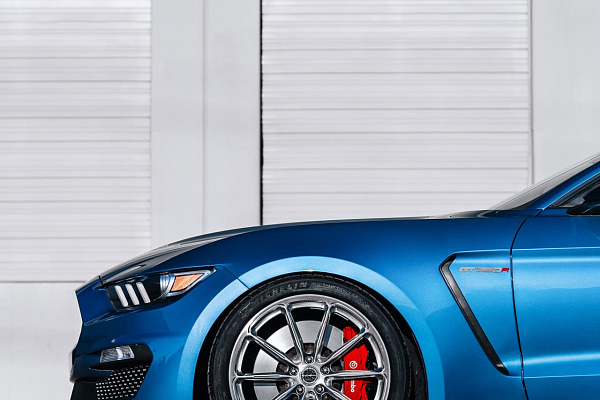 Фото дисков Brixton Forged R11-RS Глянцевый лак на Ford Mustang VI