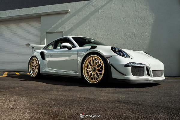 Фото дисков Anrky RS1 Сатиновое золото на Porsche 911 VII