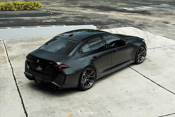 Фото дисков Anrky AN12 Глянцевый темный лак на BMW 5/M5 (G60/G90)