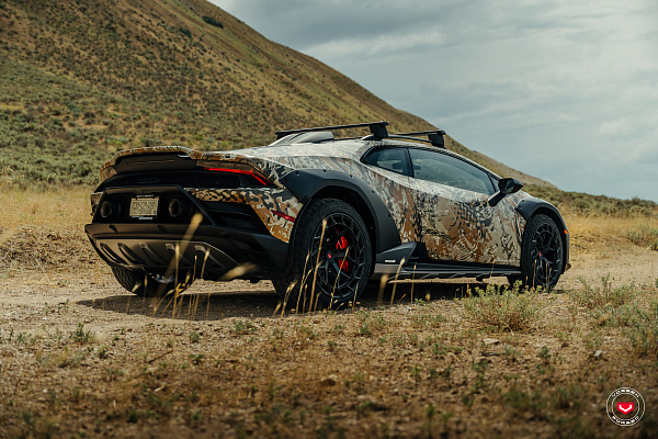 Фото дисков Vossen LC3-01T Черный глянец на Lamborghini Huracan