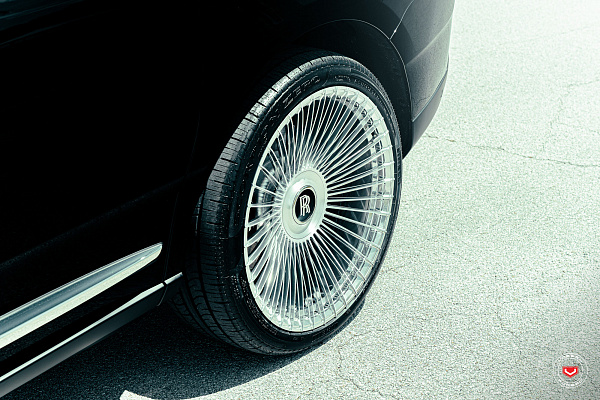 Фото дисков Vossen S17-16 Глянцевый лак на Rolls-Royce Cullinan